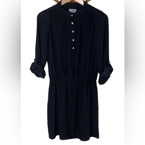 Alice & Trixie Dresses & Skirts - Alice & Trixie Black Silk Mini Dress Adiustable
Sleeves Elastic waist